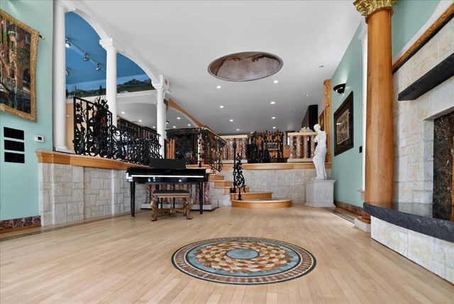 4523 Winnequah Road, Monona, WI 53716