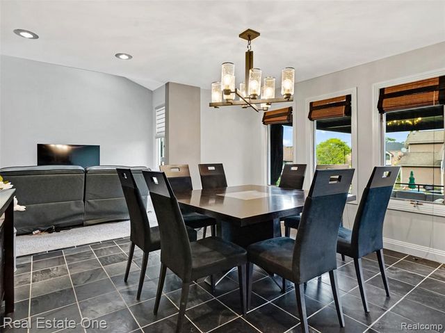 10137 Devonshire Drive, South Lyon, MI 48178