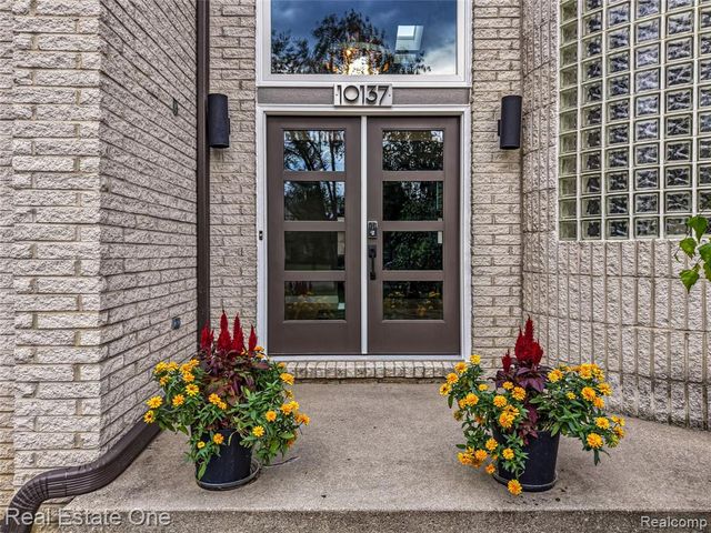 10137 Devonshire Drive, South Lyon, MI 48178