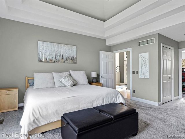 10137 Devonshire Drive, South Lyon, MI 48178