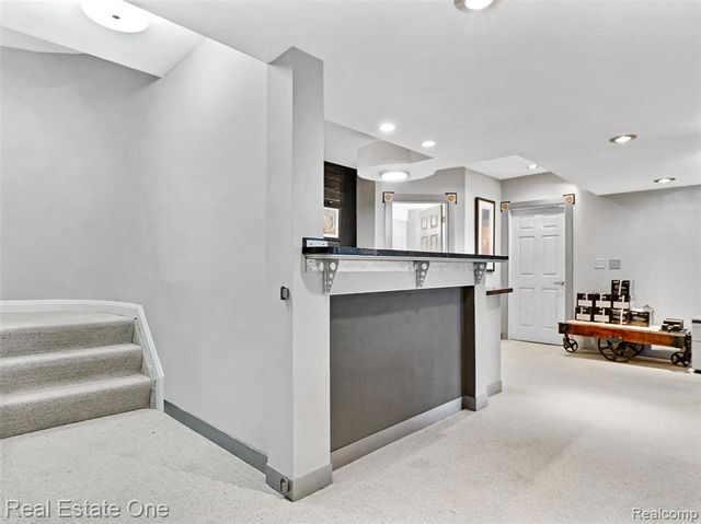 10137 Devonshire Drive, South Lyon, MI 48178