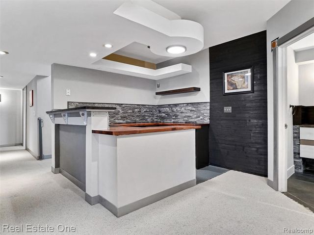 10137 Devonshire Drive, South Lyon, MI 48178