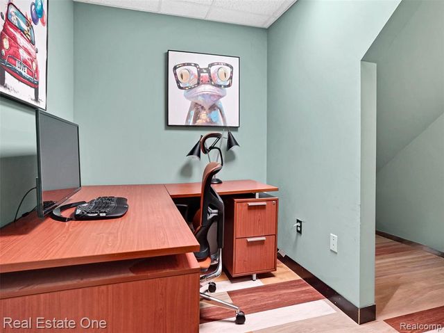 10137 Devonshire Drive, South Lyon, MI 48178