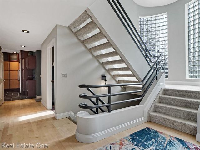10137 Devonshire Drive, South Lyon, MI 48178