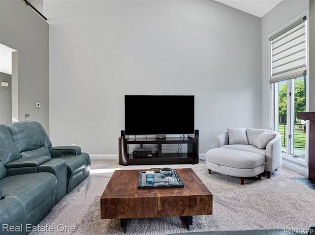 10137 Devonshire Drive, South Lyon, MI 48178