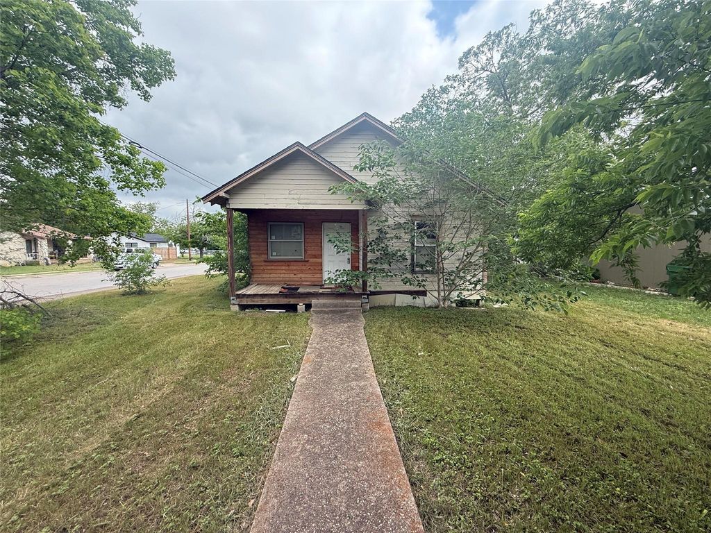 902 E Liberty Ave, Round Rock, TX 78664