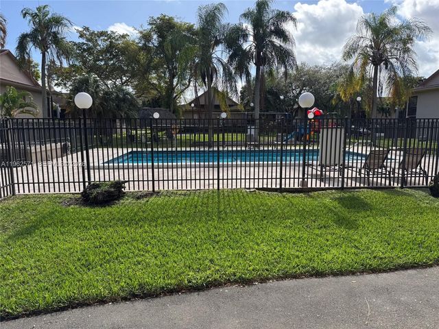 11289 SW 88th St 214L, Miami, FL 33176