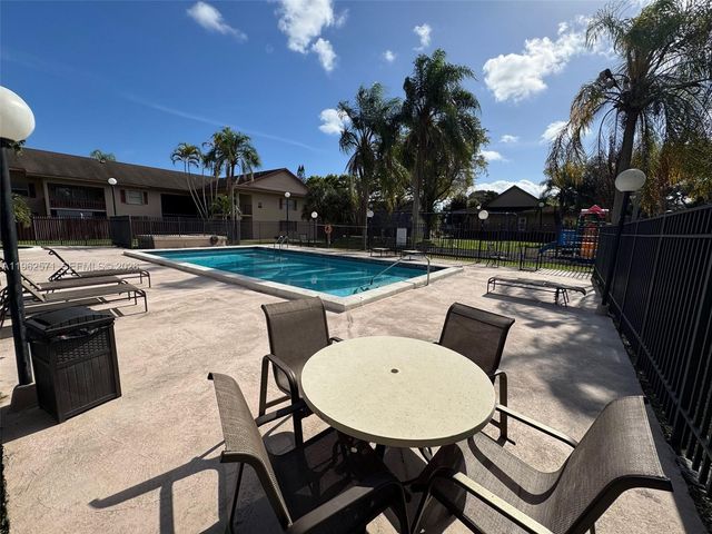 11289 SW 88th St 214L, Miami, FL 33176