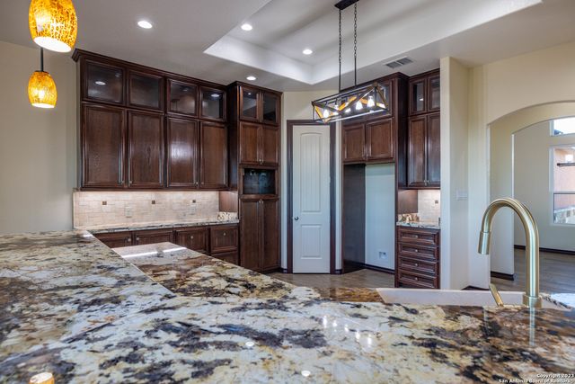 86 Hannah Ln, Boerne, TX 78006