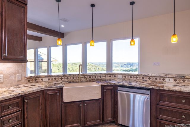 86 Hannah Ln, Boerne, TX 78006