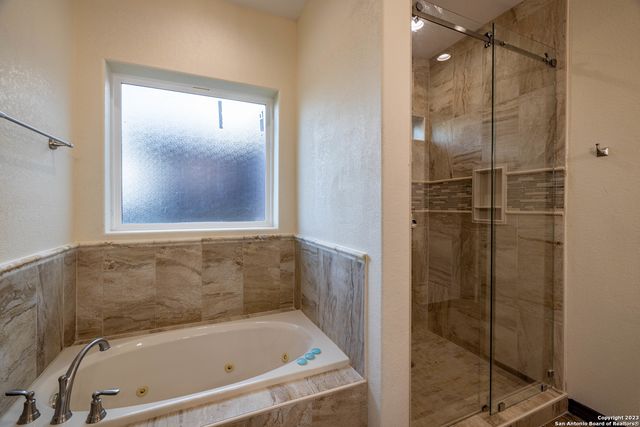 86 Hannah Ln, Boerne, TX 78006
