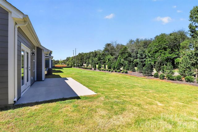11225 Lochmere Road, Charlotte, NC 28278