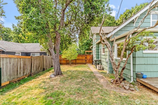 2309 McDougall Avenue, Everett, WA 98201