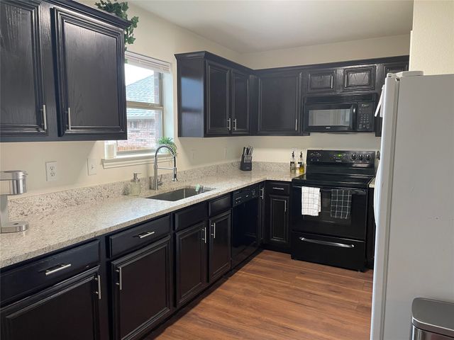 233 Irick Court, Aubrey, TX 76227