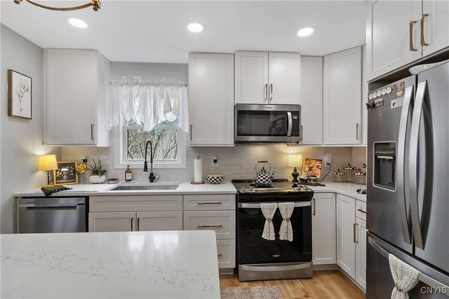 3222 Holly Ridge, Lysander, NY 13027