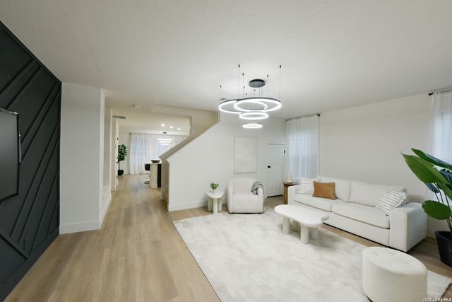 202 Agency Oaks, San Antonio, TX 78249