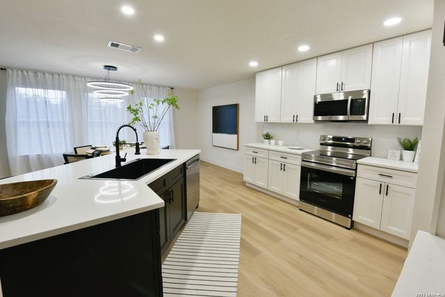 202 Agency Oaks, San Antonio, TX 78249