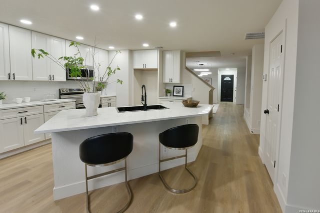 202 Agency Oaks, San Antonio, TX 78249