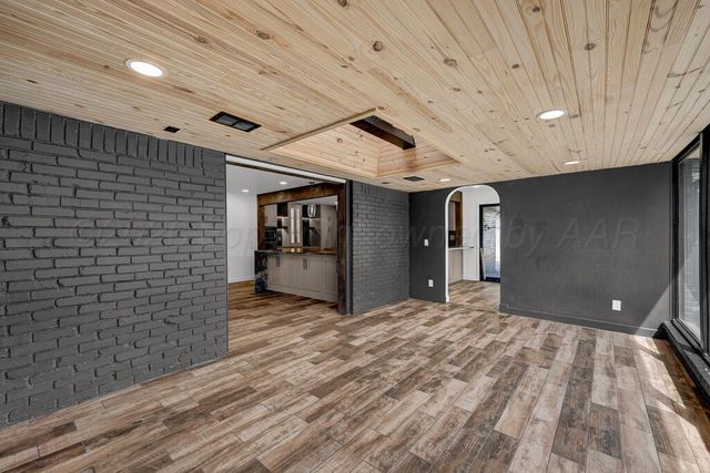 6117 Gainsborough Road, Amarillo, TX 79106