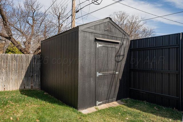 6117 Gainsborough Road, Amarillo, TX 79106