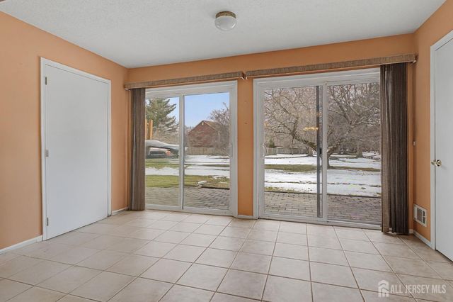 242 Bromley Place, East Brunswick, NJ 08816