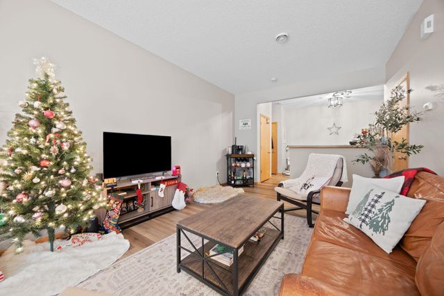 942 Crossings Way, Delano, MN 55328