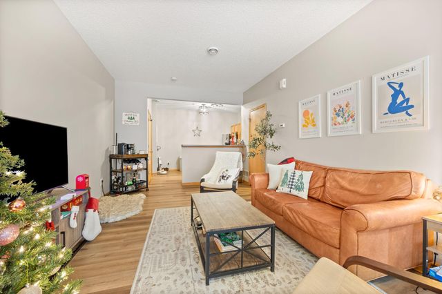 942 Crossings Way, Delano, MN 55328