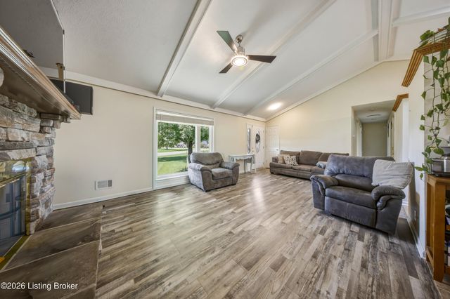 128 Erikas Ct, Shepherdsville, KY 40165