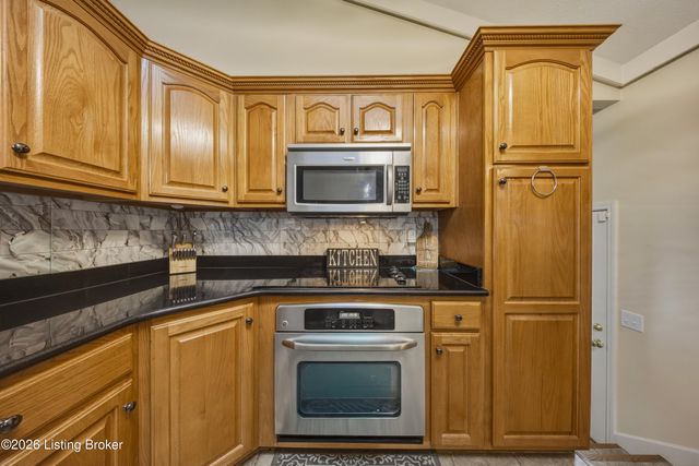 128 Erikas Ct, Shepherdsville, KY 40165