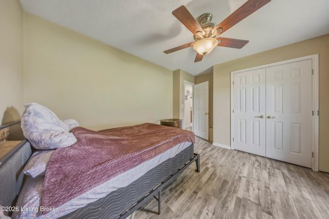 128 Erikas Ct, Shepherdsville, KY 40165