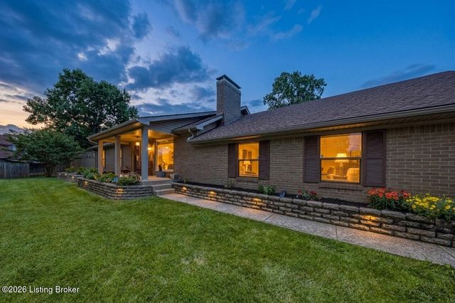 128 Erikas Ct, Shepherdsville, KY 40165