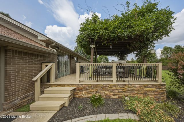 128 Erikas Ct, Shepherdsville, KY 40165