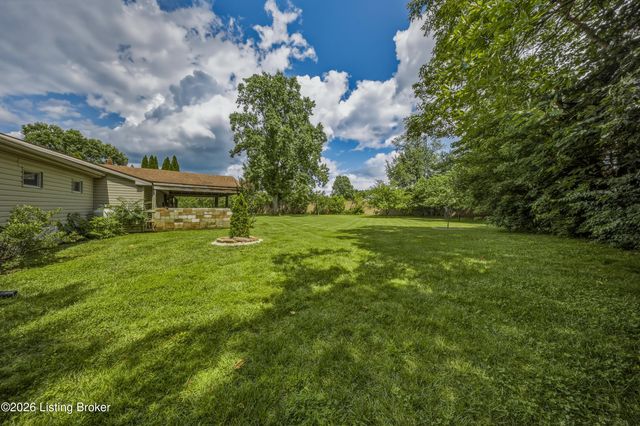 128 Erikas Ct, Shepherdsville, KY 40165