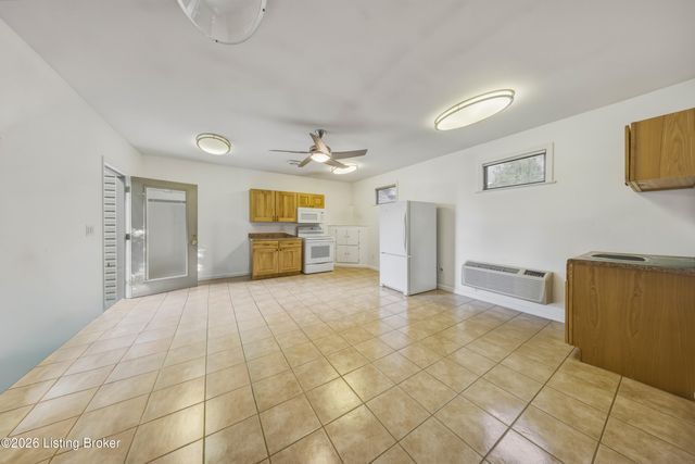 128 Erikas Ct, Shepherdsville, KY 40165