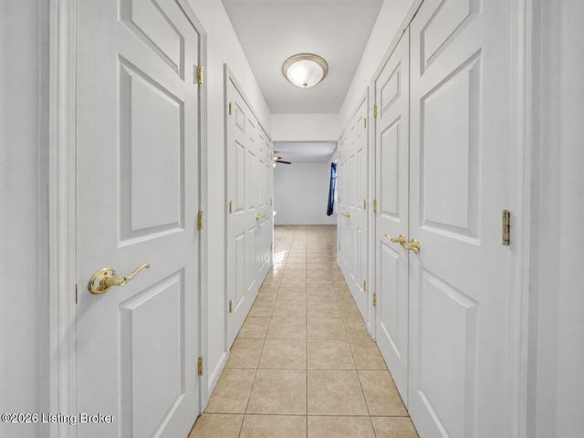 128 Erikas Ct, Shepherdsville, KY 40165