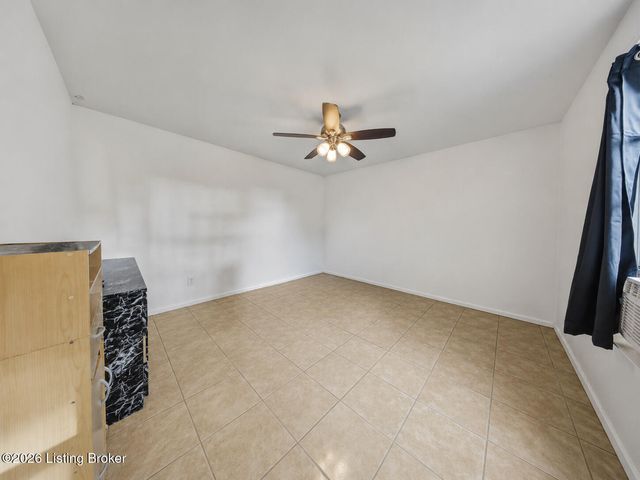 128 Erikas Ct, Shepherdsville, KY 40165