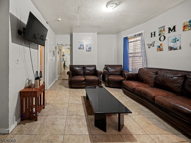 86 Pennington St, Paterson City, NJ 07501