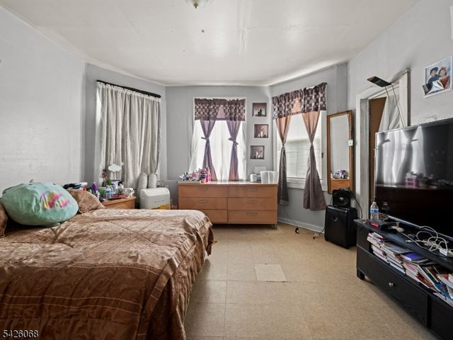 86 Pennington St, Paterson City, NJ 07501