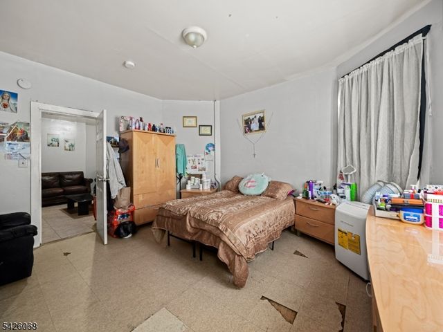 86 Pennington St, Paterson City, NJ 07501