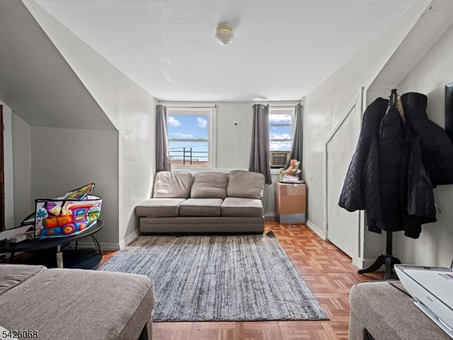 86 Pennington St, Paterson City, NJ 07501