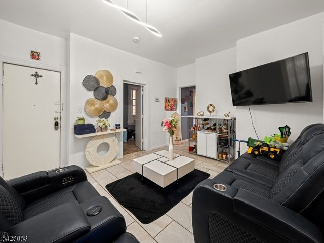 86 Pennington St, Paterson City, NJ 07501