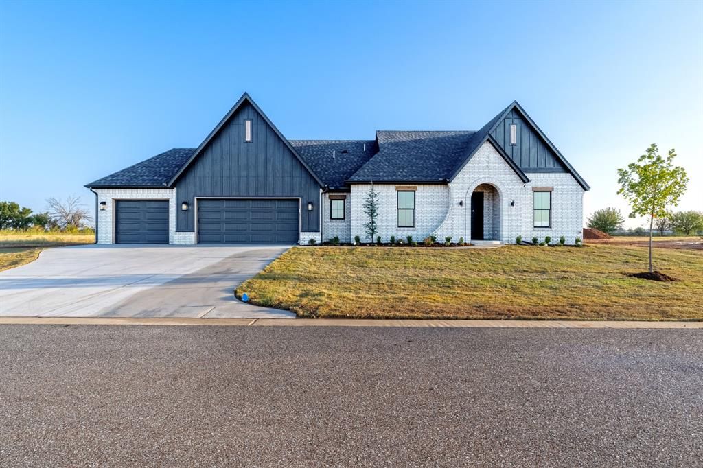 19461 Cashion Lakes Drive, Cashion, OK 73016