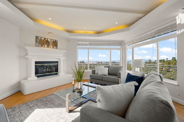 6070 Mazuela Dr., Oakland, CA 94611