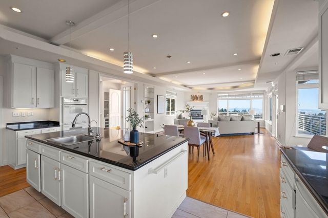 6070 Mazuela Dr., Oakland, CA 94611