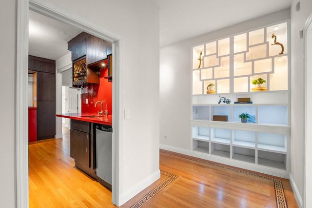 6070 Mazuela Dr., Oakland, CA 94611