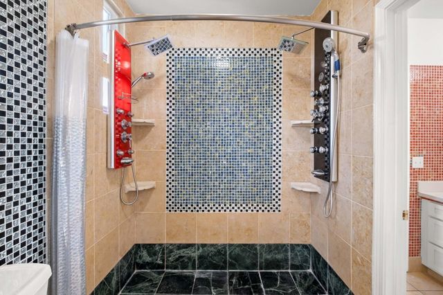 6070 Mazuela Dr., Oakland, CA 94611