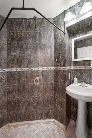 6070 Mazuela Dr., Oakland, CA 94611