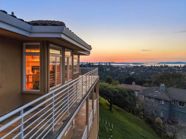 6070 Mazuela Dr., Oakland, CA 94611