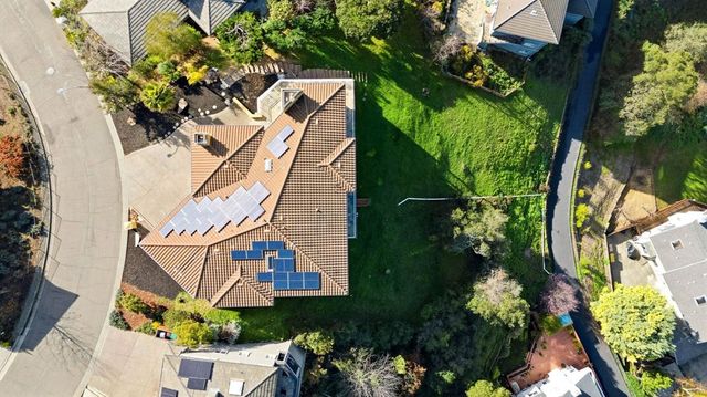 6070 Mazuela Dr., Oakland, CA 94611