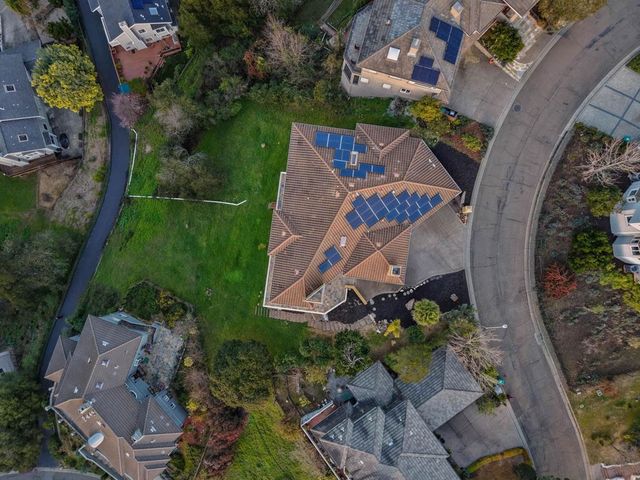 6070 Mazuela Dr., Oakland, CA 94611